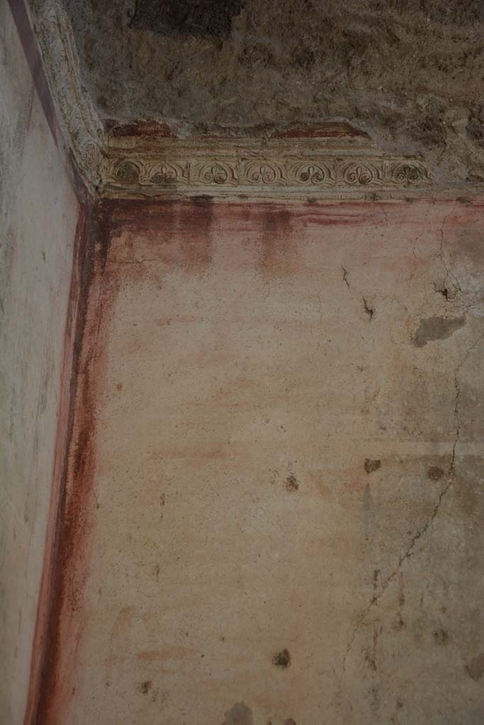 IX.5.11 Pompeii. May 2017. Room f, upper north wall at west end.
Foto Christian Beck, ERC Grant 681269 DCOR.



