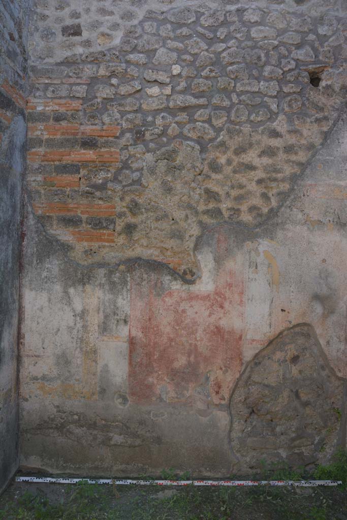 IX.5.11 Pompeii. May 2017. Room d, looking towards south wall.
Foto Christian Beck, ERC Grant 681269 DCOR.
Found in the centre red panel would have been a painting of Ariadne abandoned.
See Helbig, W., 1868. Wandgemlde der vom Vesuv verschtteten Stdte Campaniens. Leipzig: Breitkopf und Hrtel. (1224).


