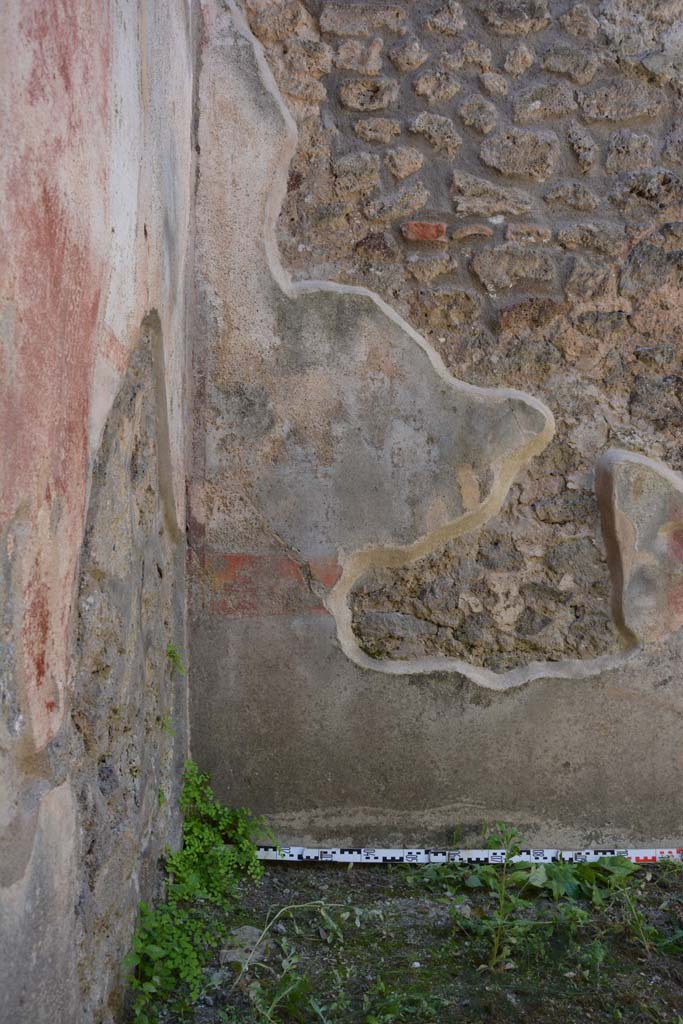 IX.5.11 Pompeii. May 2017. Room d, west wall at south end.
Foto Christian Beck, ERC Grant 681269 DCOR.
