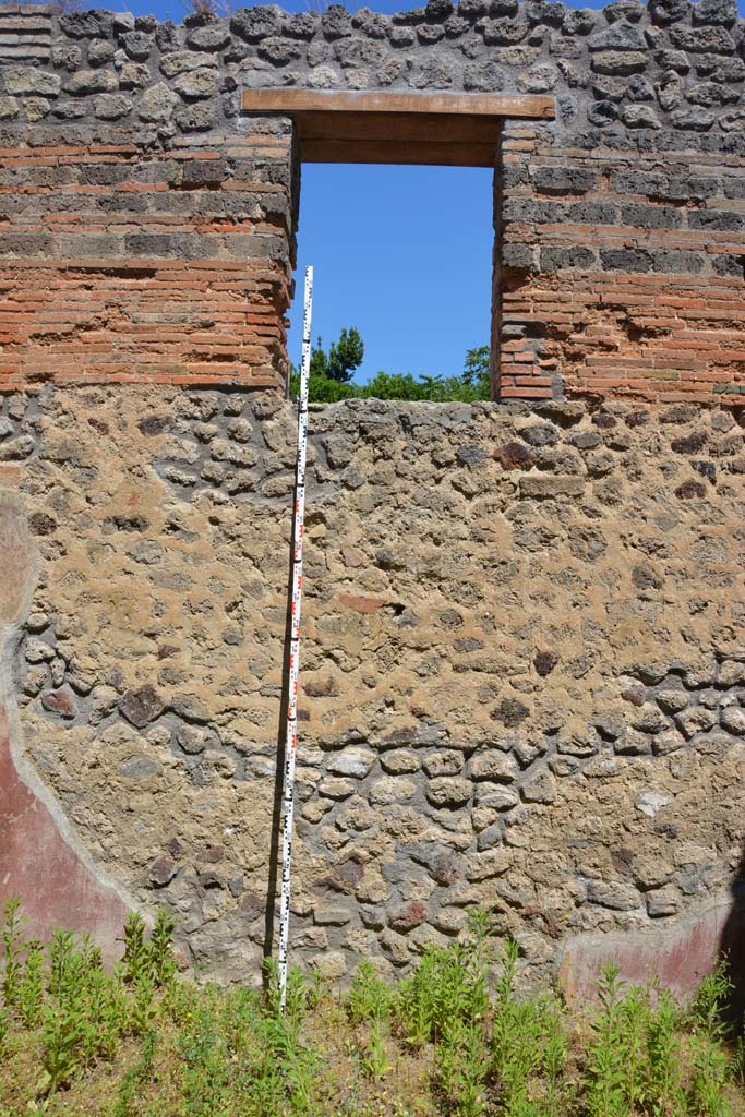 IX.5.11 Pompeii. May 2017. 
Room c, window in upper centre of north wall looking onto Via di Nola. 
Foto Christian Beck, ERC Grant 681269 DCOR

