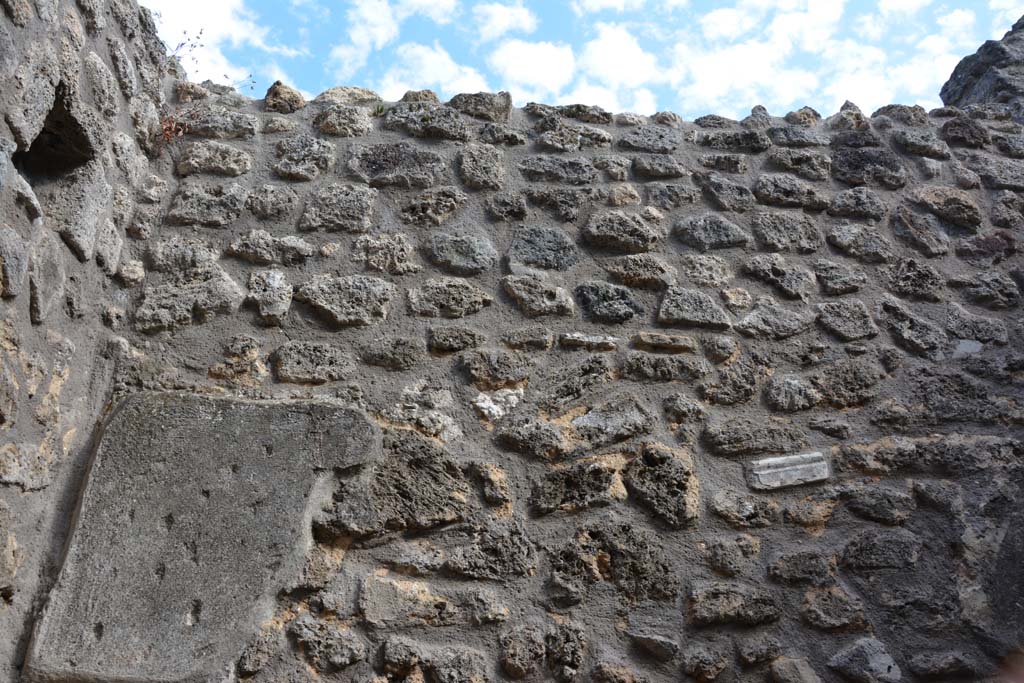 IX.5.11 Pompeii. May 2017. Room o, upper south wall at east end.
Foto Christian Beck, ERC Grant 681269 DCOR.
