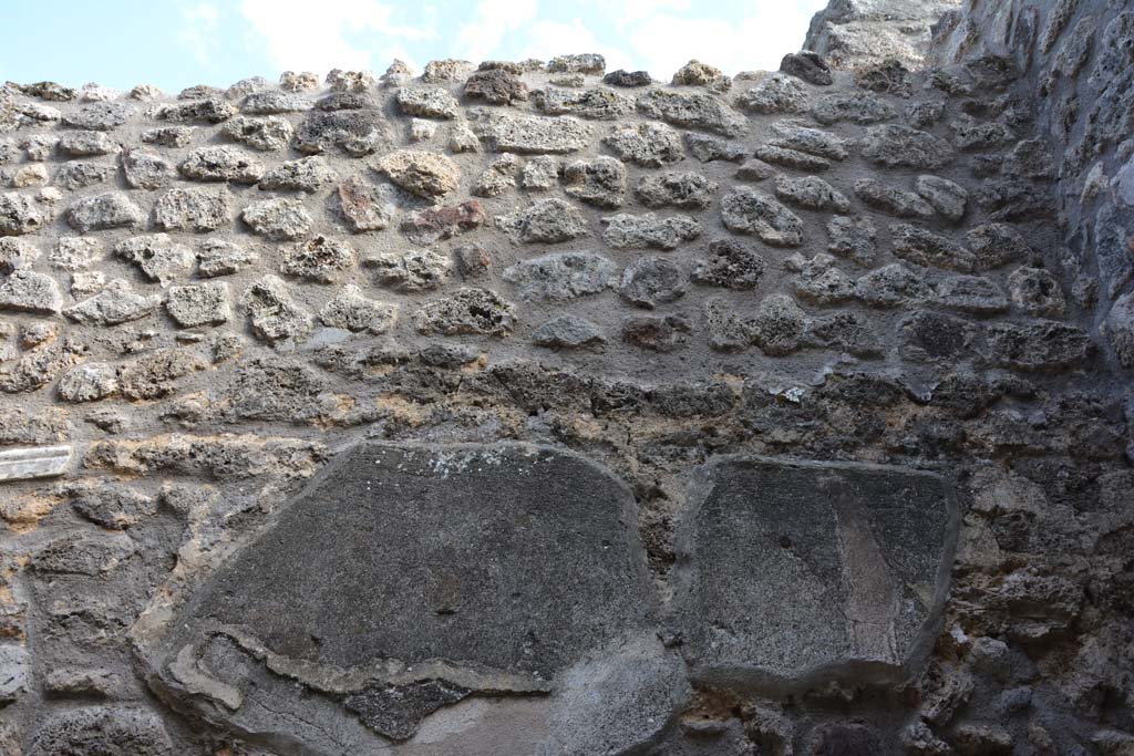 IX.5.11 Pompeii. May 2017. Room o, upper south wall in south-west corner.
Foto Christian Beck, ERC Grant 681269 DCOR.


