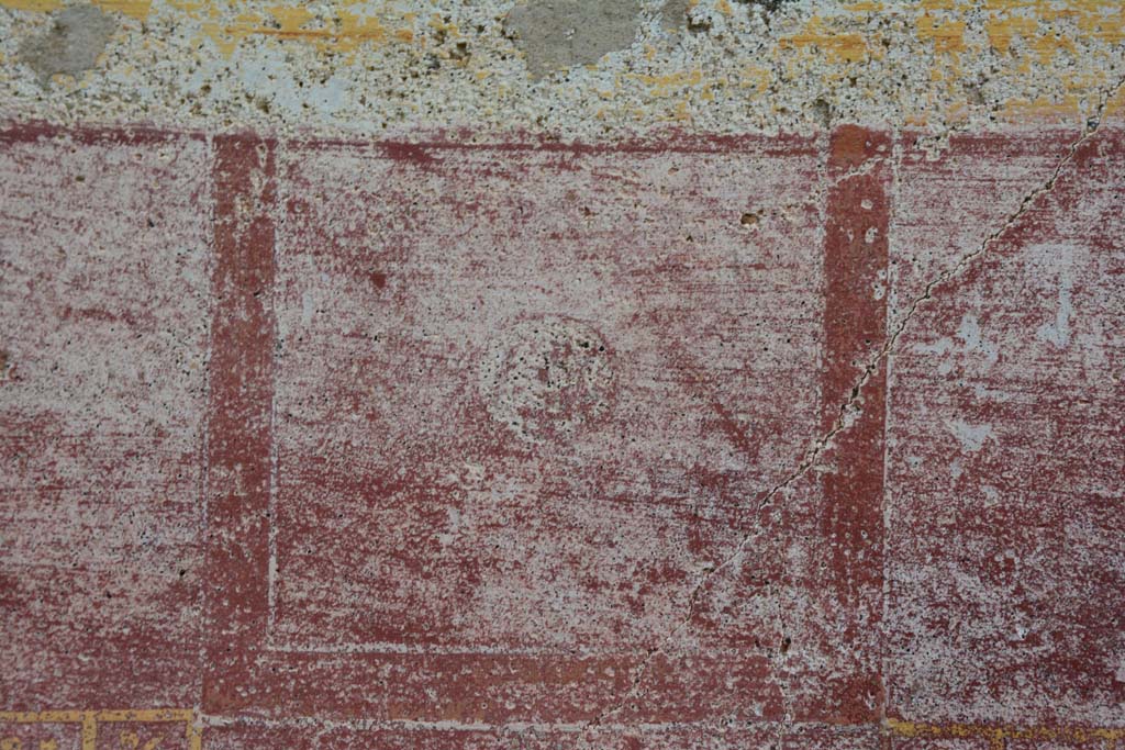 IX.5.11 Pompeii. March 2017. Room I (L), detail from zoccolo below central panel on east wall.
Foto Christian Beck, ERC Grant 681269 DCOR.

