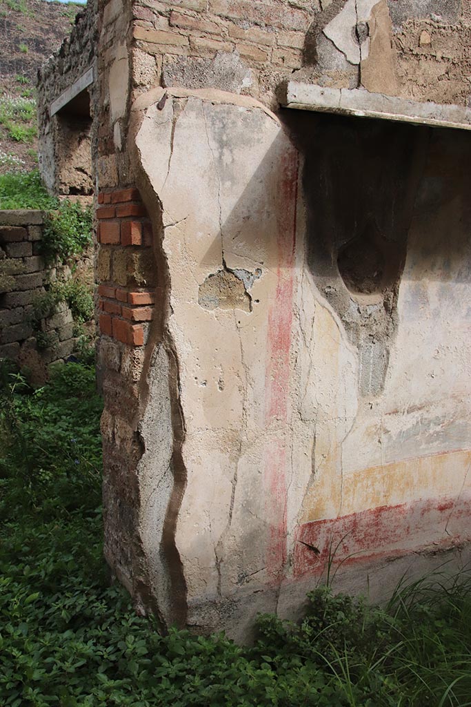 IX.7.16 Pompeii. October 2024. 
Room “b”, looking east from doorway into atrium, with doorway into room “c” visible. Photo courtesy of Klaus Heese.
