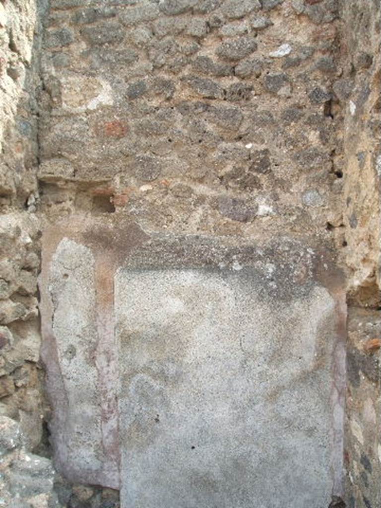 IX.7.21 Pompeii. May 2005. Looking east in small room or cupboard area, opposite corridor.