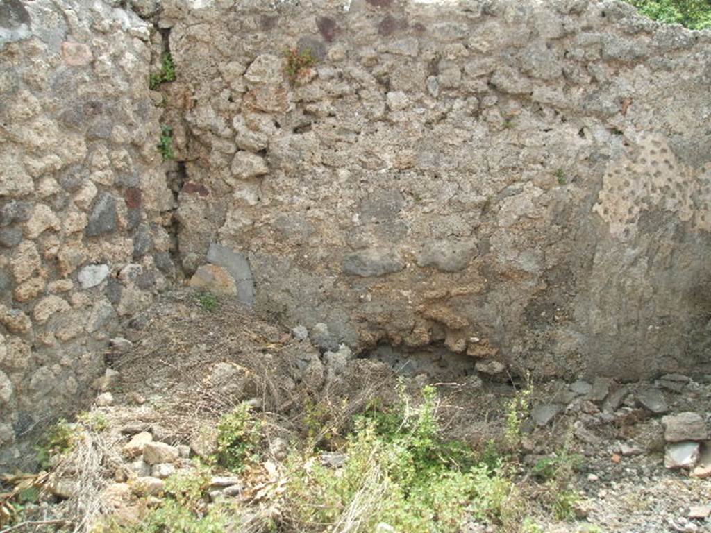 IX.8.b Pompeii. May 2005. North wall of cubiculum.