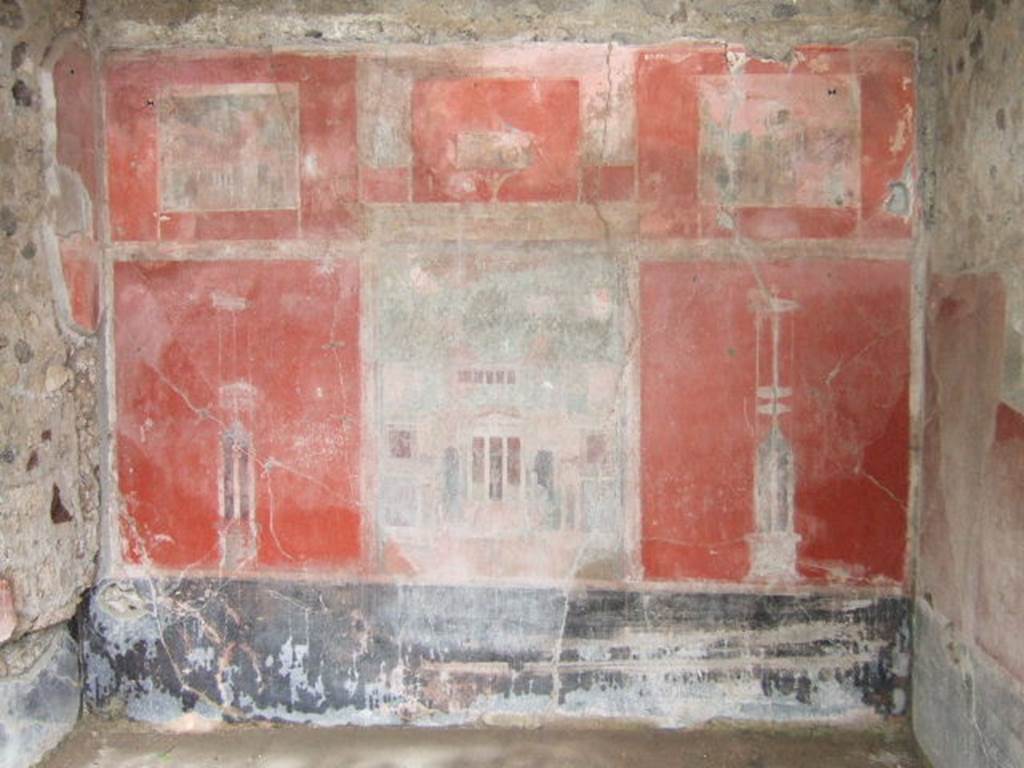 IX.9.c Pompeii. December 2005. West wall of triclinium on west side of peristyle, with architectural wall paintings.