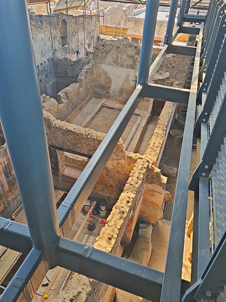 IX.12.6 Pompeii. June 2024. 
Looking south-east from above room “h”, towards room “n1”, in centre. Photo courtesy of Giuseppe Ciaramella.

