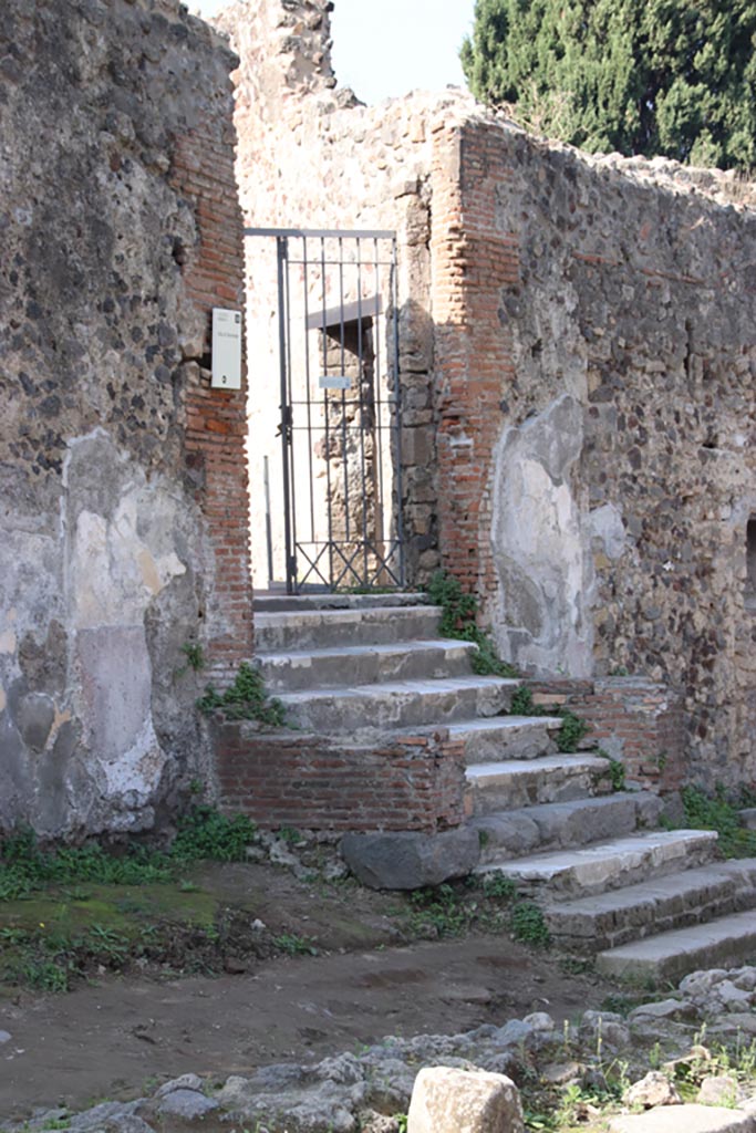 HGW24 Pompeii. Villa of Diomedes. October 2023.
Looking towards entrance doorway. Photo courtesy of Klaus Heese.
