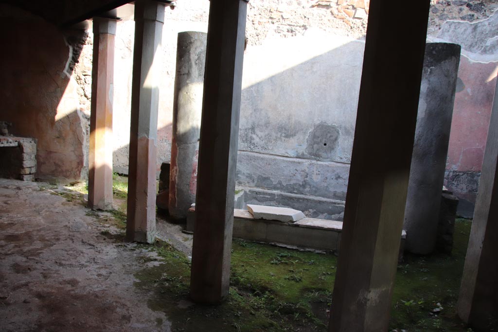 HGW24 Pompeii. Villa of Diomedes. October 2023. 
Looking north along west side of small triangular courtyard, part of baths complex. Photo courtesy of Klaus Heese.
(Villa Diomedes Project- area 5, looking towards pool in area 4).
(Fontaine, room 3, courtyard of baths’ area)
