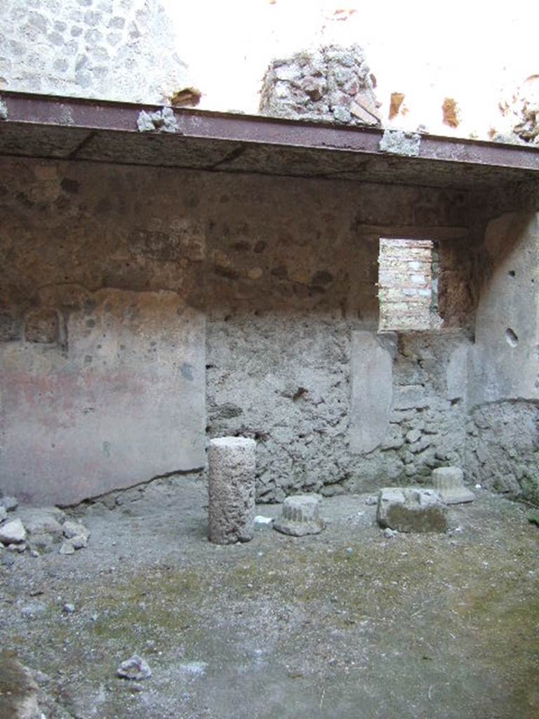 Villa of Mysteries, Pompeii. May 2006. Room 33, east wall.