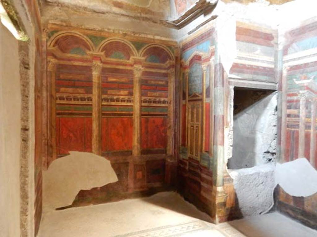 Villa of Mysteries, Pompeii. May 2015. Room 16, cubiculum with double alcove. East wall. Photo courtesy of Buzz Ferebee.
