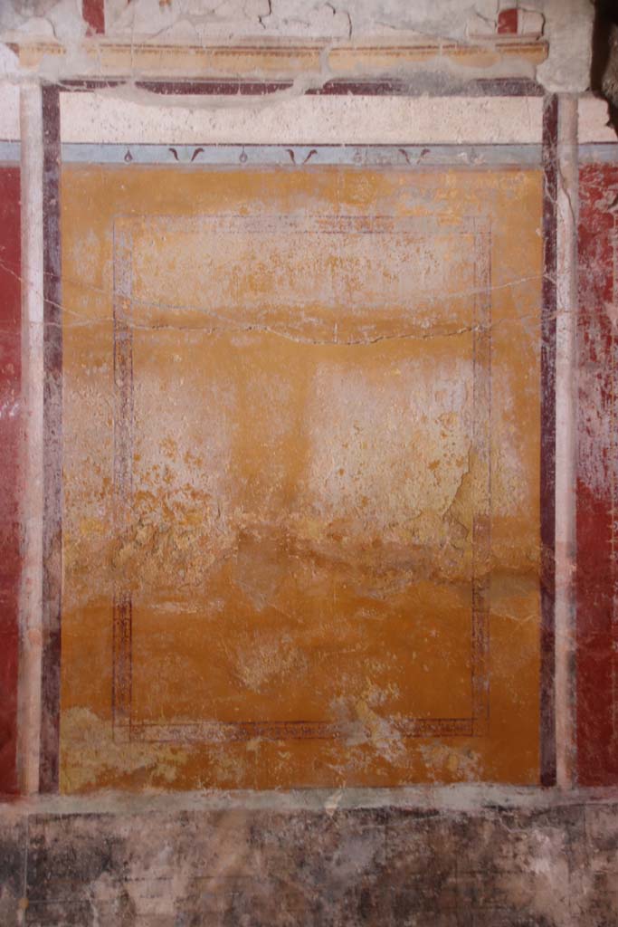 Villa Regina, Boscoreale. September 2021. 
Room IV, detail from central panel on west wall of triclinium. Photo courtesy of Klaus Heese.
