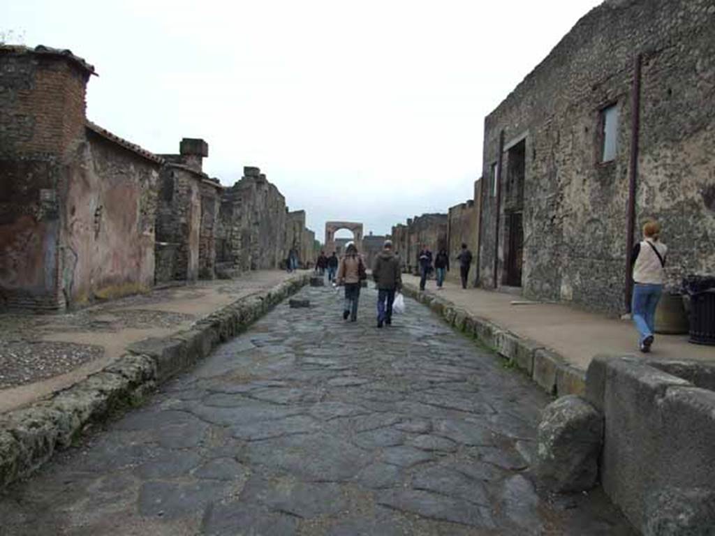 Via di Mercurio, May 2010. Looking south from junction with Vicolo di Mercurio, from near fountain at VI.8.24.