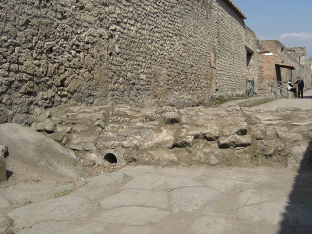 Via di Nocera, west side. September 2008. Site of Sarno Canal.  Photo courtesy of Andreas Tschurilow.