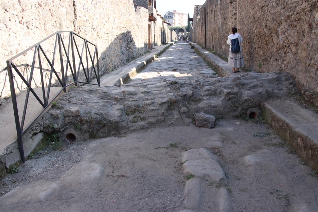 Via di Nocera, Pompeii. October 2023. Sarno canal. Photo courtesy of Klaus Heese.