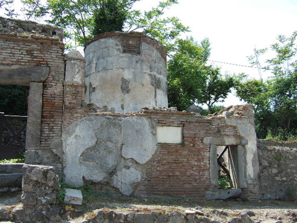 HGW18 Pompeii. May 2006. Entrance to tomb on Via dei Sepolcri.