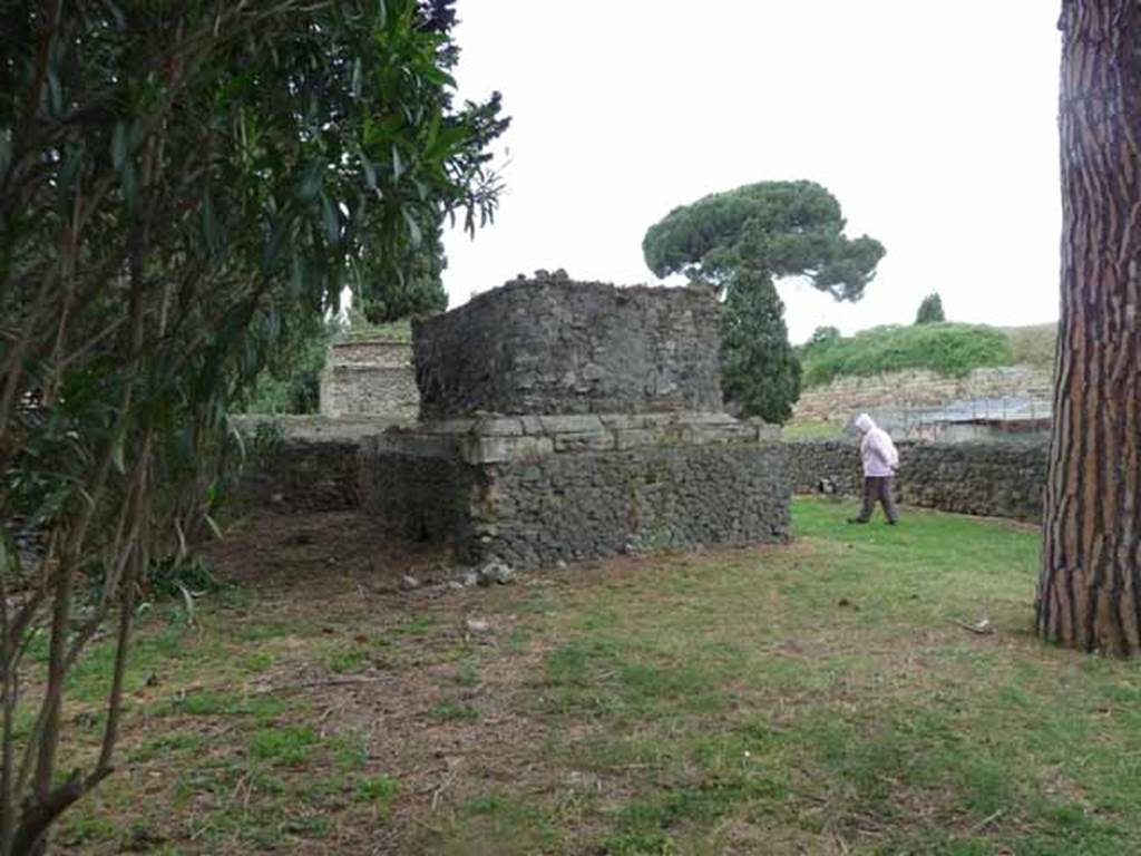 Pompeii Porta Nocera. Tomb 1ES.  Looking west towards 1ES, from 3ES. May 2010. 