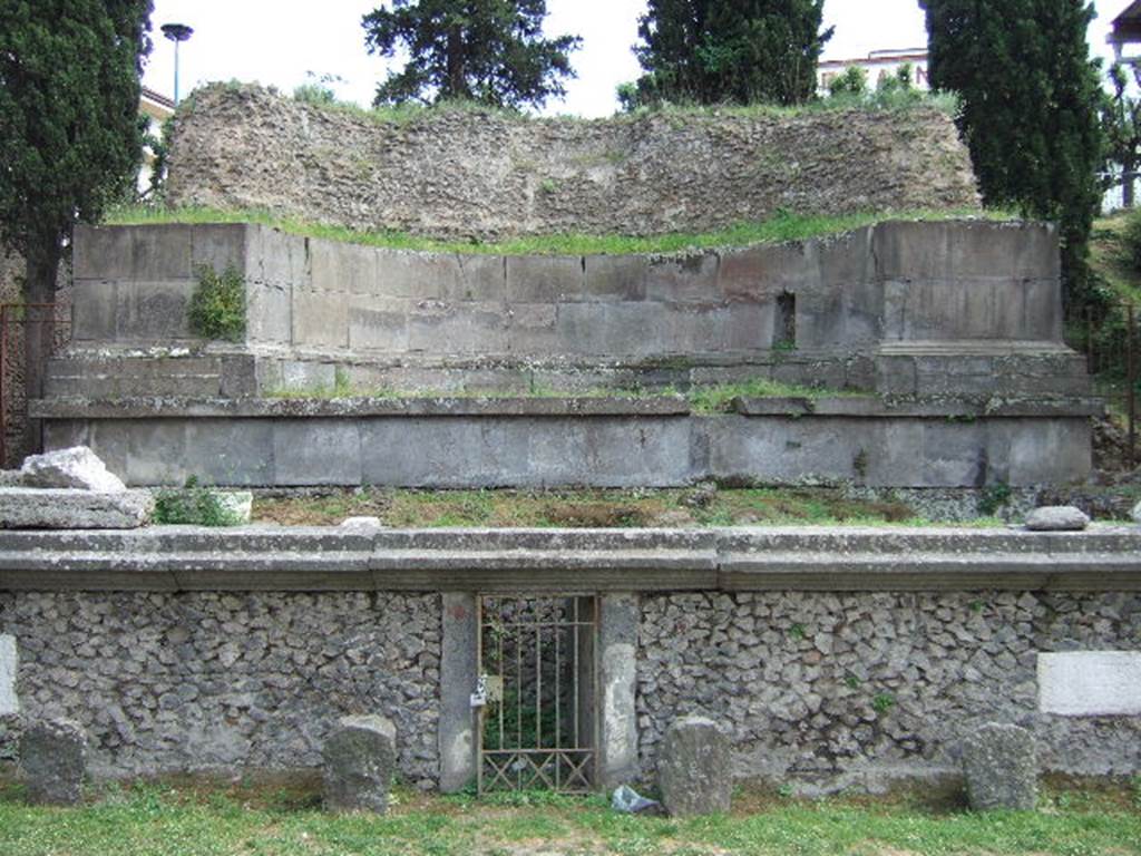 Pompeii Porta Nocera Tomb 11OS. May 2006. Tomb of Eumachia, and front wall. 