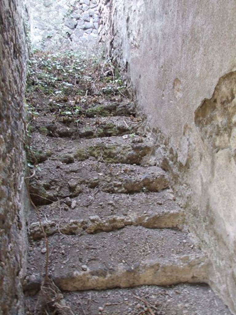 T12 Pompeii. December 2007. Steps from corridor at entrance to Tower XII. 