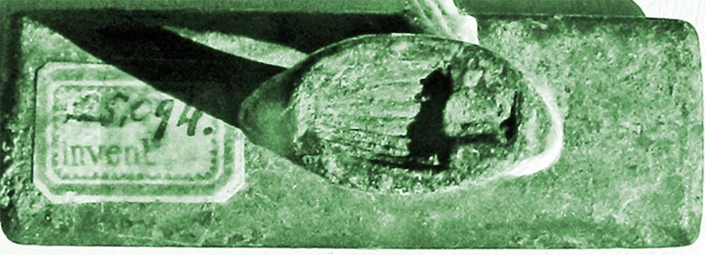 Boscotrecase, Villa di L. Arellius Successus. Bronze rectangular seal of L. Arelli Successi, ring side.
On the handle of the ring, is a recessed pot/vase. 
Now in Naples Archaeological Museum. Inventory number 125094.
