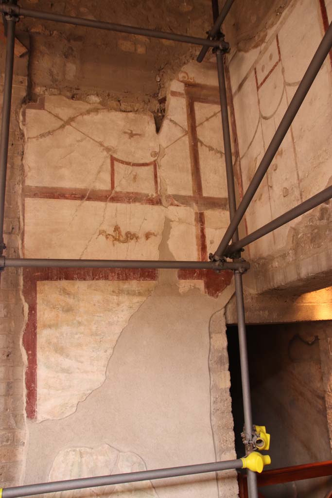 Oplontis Villa of Poppea, October 2020. Room 4, south-west corner, looking south. Photo courtesy of Klaus Heese.