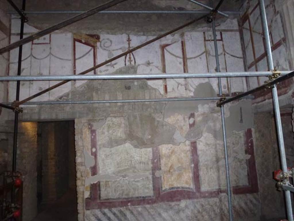 Oplontis, September 2011. Room 4, painted decoration on west wall. Photo courtesy of Michael Binns.