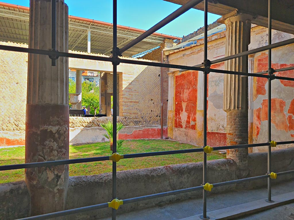Oplontis Villa of Poppea, October 2023. 
Room 4, looking north-east towards courtyard garden, room 20 and through window in north wall into large salon, room 21.  
Photo courtesy of Giuseppe Ciaramella.
