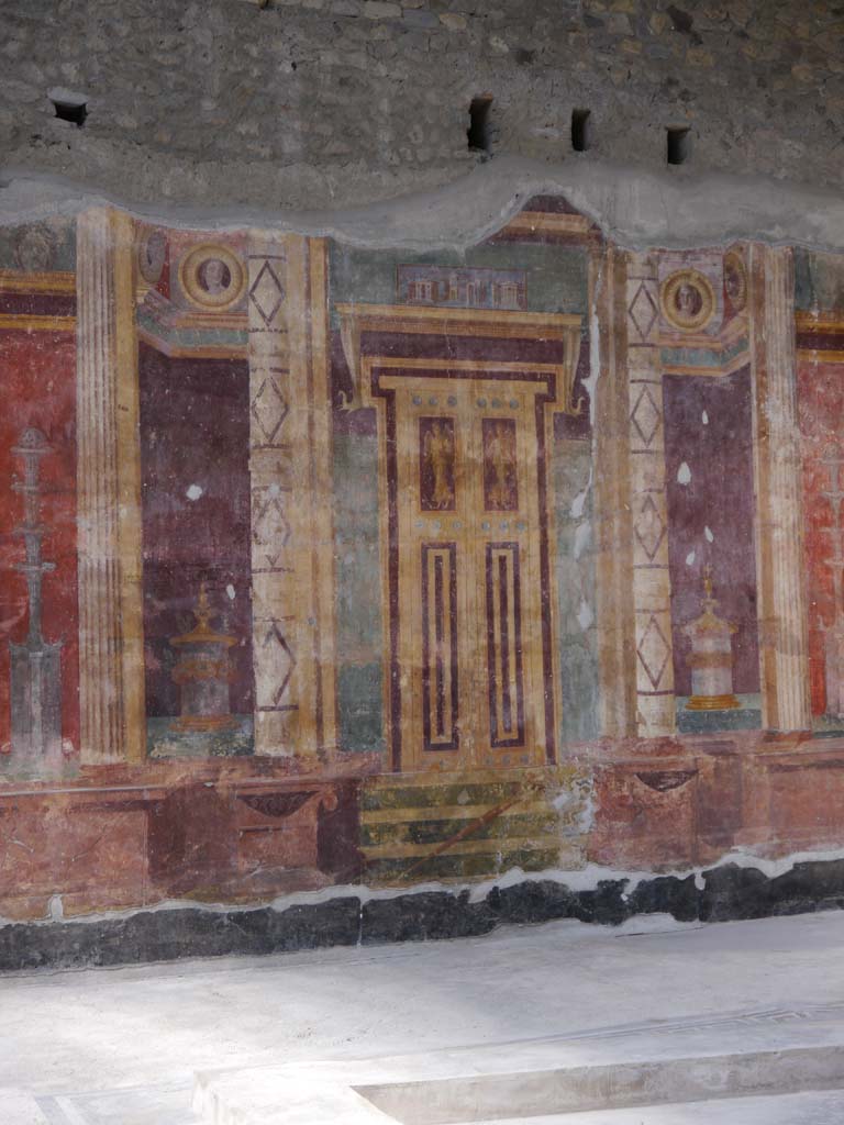 Oplontis Villa of Poppea, March 2014. Room 5, painted imitation doorway on west wall.
Foto Annette Haug, ERC Grant 681269 DÉCOR.

