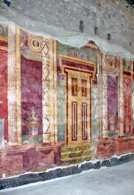 Oplontis Villa of Poppea, October 2001. Room 5, painted imitation doorway on west wall.   Photo courtesy of Peter Woods.
