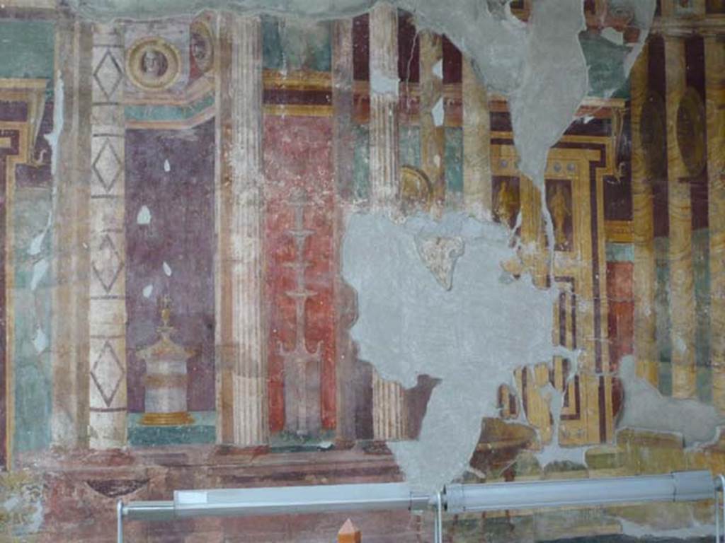 Oplontis Villa of Poppea, March 2019. Room 5, detail from upper west wall towards north end.
Foto Annette Haug, ERC Grant 681269 DÉCOR.
