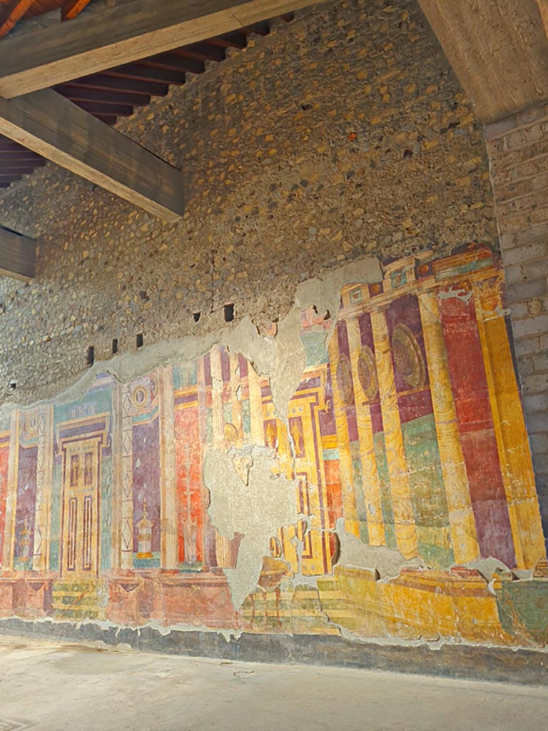 Oplontis Villa of Poppea, March 2014. Room 5, detail from north end of upper west wall.
Foto Annette Haug, ERC Grant 681269 DÉCOR. 
