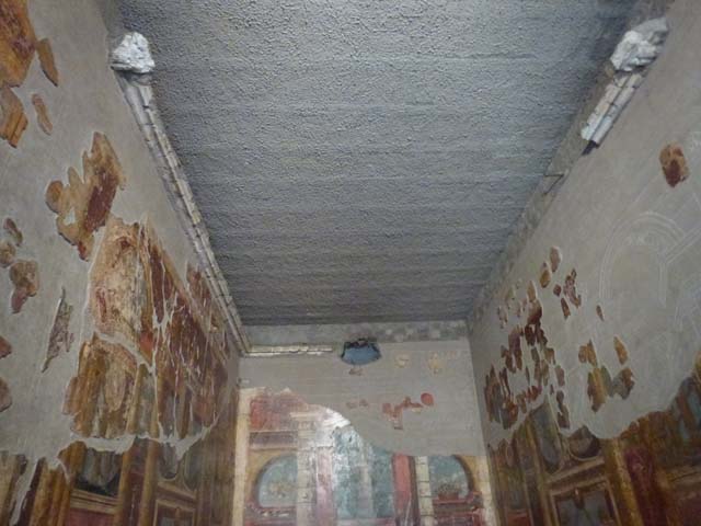 Oplontis Villa of Poppea, September 2011. Room 14, looking north towards ceiling with remains of stucco cornice. Photo courtesy of Michael Binns.