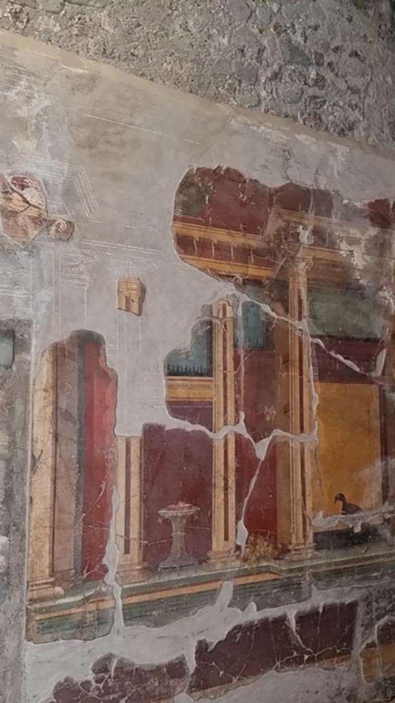 Oplontis Villa of Poppea, September 2021. Room 23, detail from centre of upper west wall. Photo courtesy of Klaus Heese.