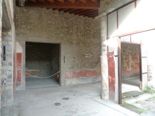 Oplontis, September 2015. Portico 24, looking north-east from west end, with doorway to room 25, on left. 