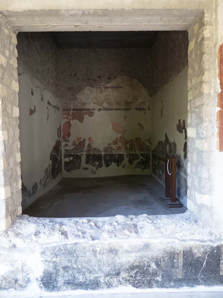 Oplontis, September 2015. Room 30, looking south from window in East Portico, 34.