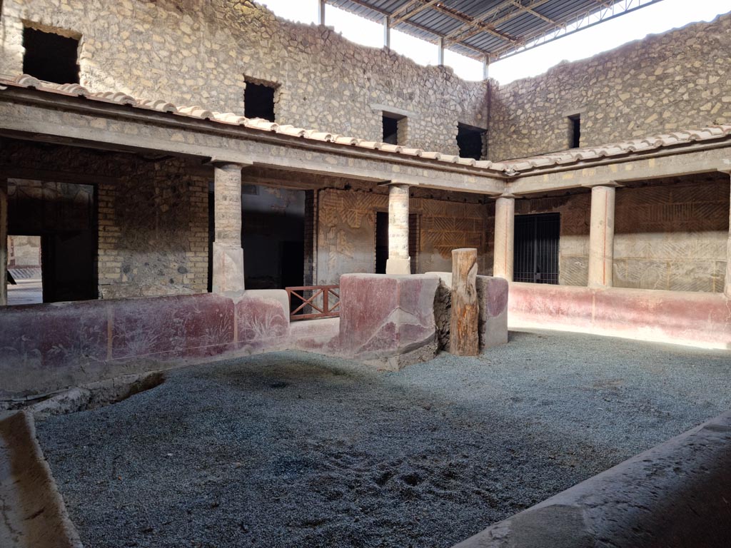 Oplontis, September 2015. Room 32, looking east along north side of internal peristyle, towards rooms 45 and 46.