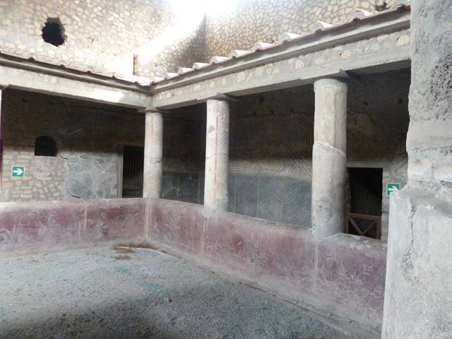 Oplontis Villa of Poppea, September 2015. Room 32, painted east wall.

