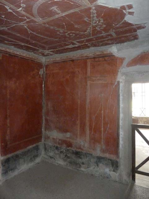 Oplontis, May 2010. Room 38, painted decoration. Photo courtesy of Buzz Ferebee.