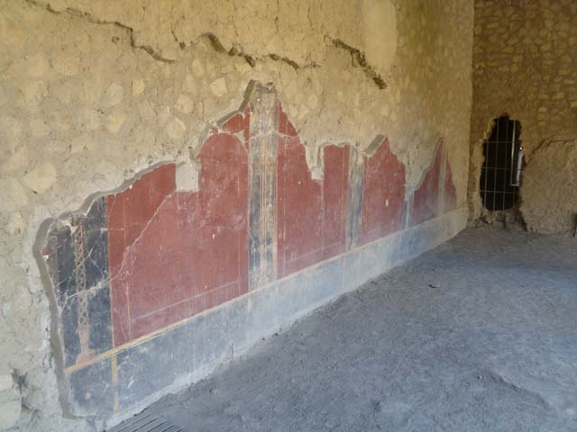 Oplontis, May 2011. Portico 40, detail of painted decoration, in north-west corner..
Photo courtesy of Michael Binns.
