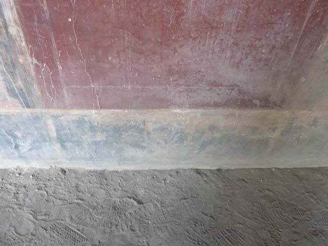 Oplontis, September 2015. Portico 40, detail of painted panel from west wall in north-west corner.