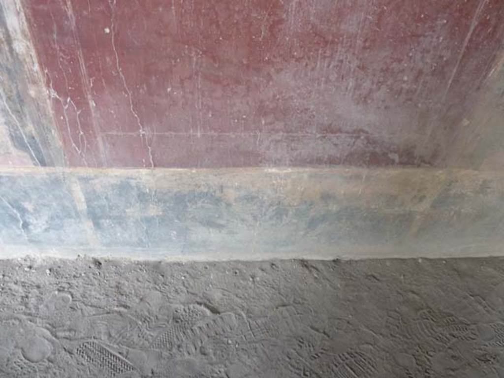 Oplontis Villa of Poppea, October 2020. Portico 40, detail of painted decoration, in north-west corner. Photo courtesy of Klaus Heese.
