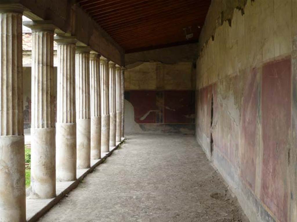 Oplontis, May 2011. Portico 40, painted wall decoration. Photo courtesy of Michael Binns.