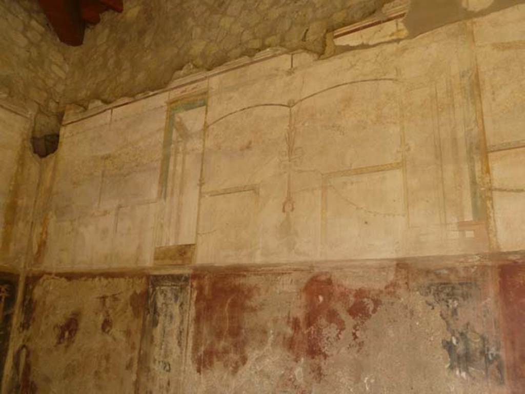 Oplontis, May 2011. Portico 40, painted wall decoration. Photo courtesy of Michael Binns.