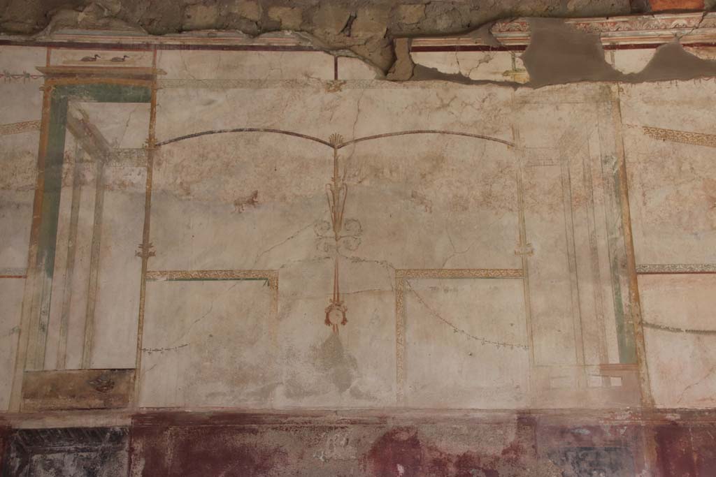 Oplontis, September 2011. Portico 40, painted upper wall of portico. Photo courtesy of Michael Binns.