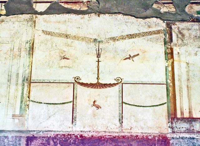 Oplontis Villa of Poppea, April 2018. Portico 40, detail of painted panel on east wall in north-east corner.  Photo courtesy of Ian Lycett-King. Use is subject to Creative Commons Attribution-NonCommercial License v.4 International.
