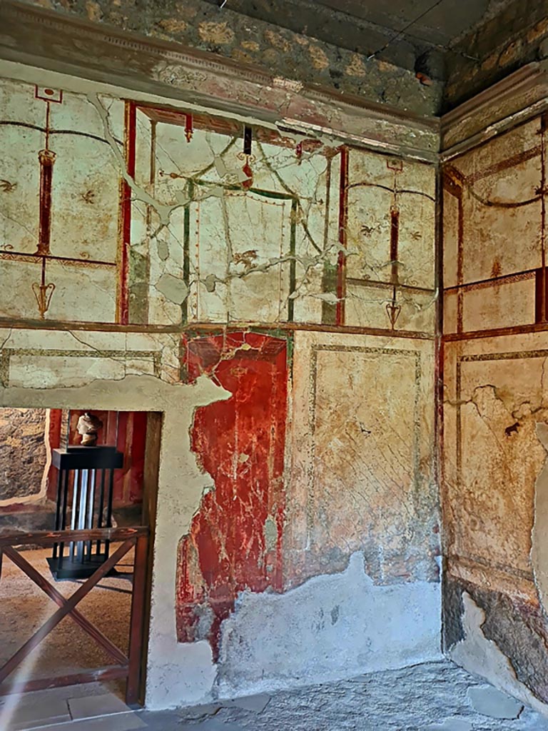 Oplontis Villa of Poppea, October2020. Room 41, detail of painted decoration from upper north wall of alcove, at east end.  
Photo courtesy of Klaus Heese.
