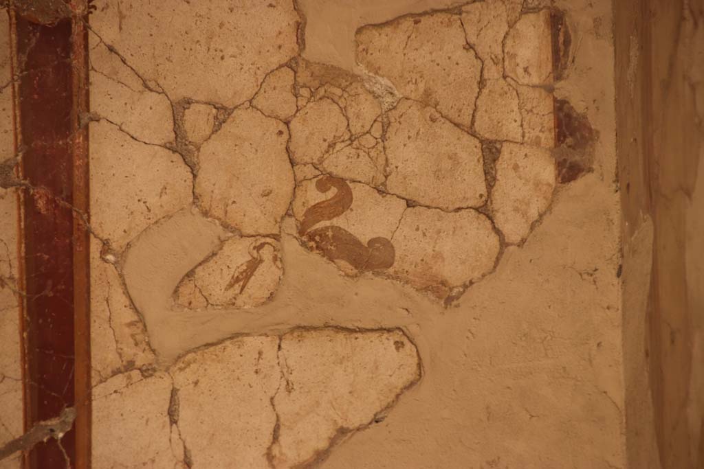 Oplontis, September 2015. Room 42, top of steps to upper floor, and painted wall decoration.