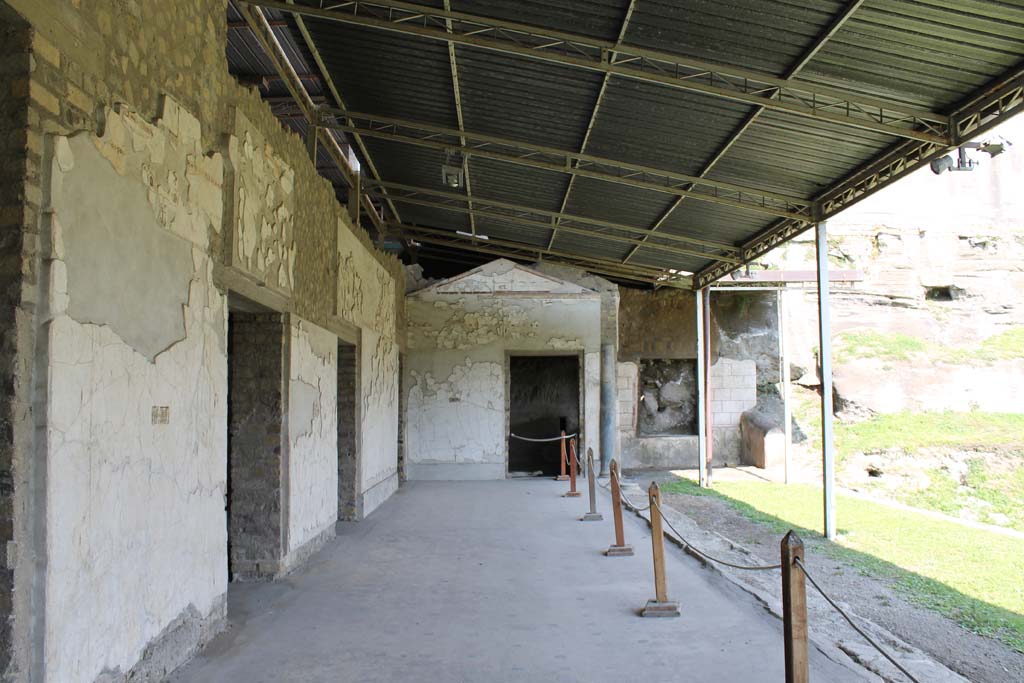 Oplontis, September 2015. Room 72, looking west to doorway in west wall of Portico 60.