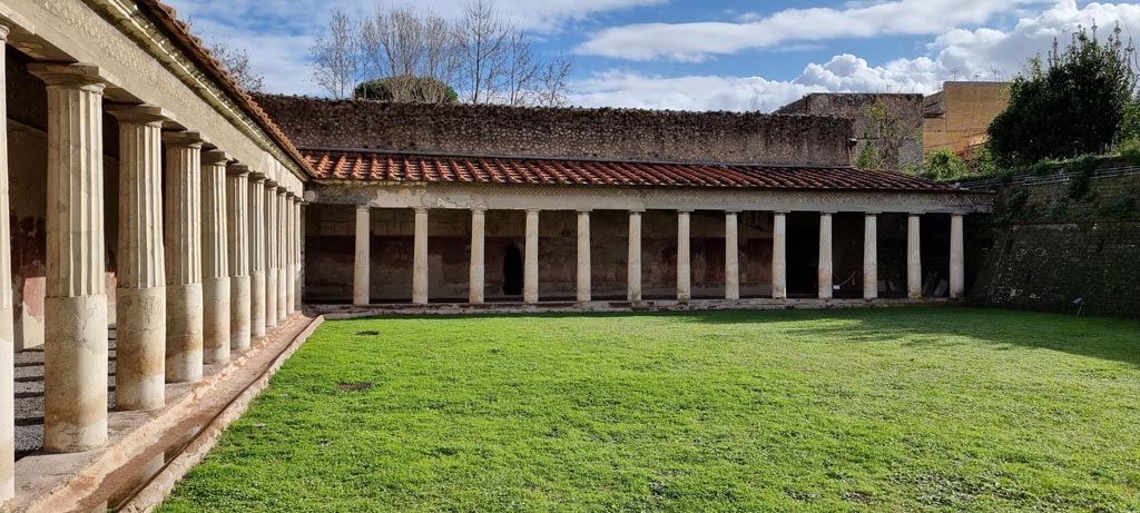Oplontis Villa of Poppea, September 2018. Looking south from west portico across pool.
Foto Anne Kleineberg, ERC Grant 681269 DÉCOR.


